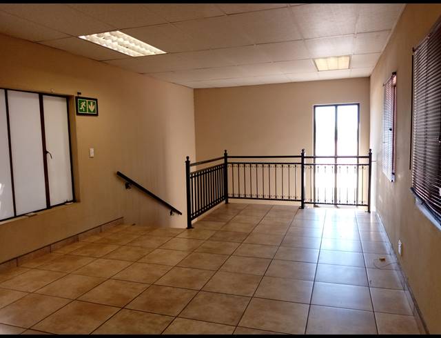 284M² BUSINESS FOR SALE IN BO-DORP